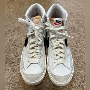 Nike Blazer Mid 77 White Black High-Top Sneakers shoes.  Women’s size 8
